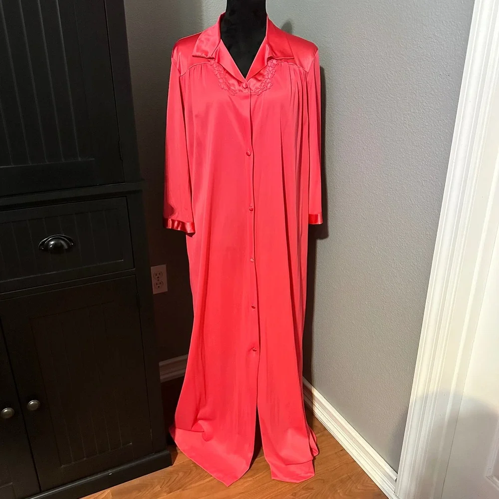 Vanity Fair Vintage Coral Pink Nylon‎ Button Front Long Robe Nightgown Large USA